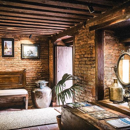 Hotel Patan House Катманду Экстерьер фото